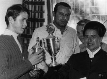 Siegerehrung der Jugendpokalsieger 
           in Hemsbach im Jahre 1970